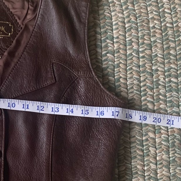 Vintage Women’s Leather Western Cut Vest Size 36” Chest - Picture 4 of 6